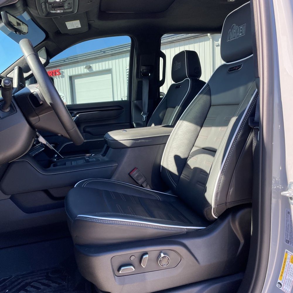2025 GMC Sierra 2500HD AT4X