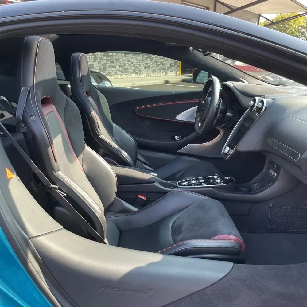 2023 McLaren GT Base