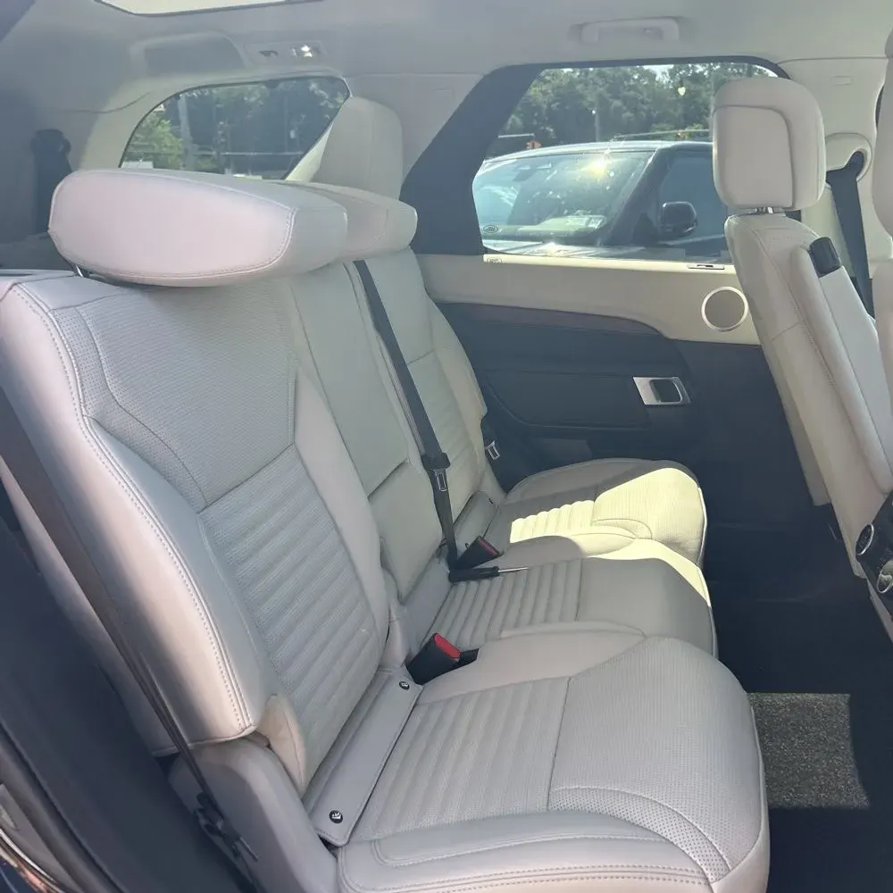 2025 Land Rover Discovery S P300