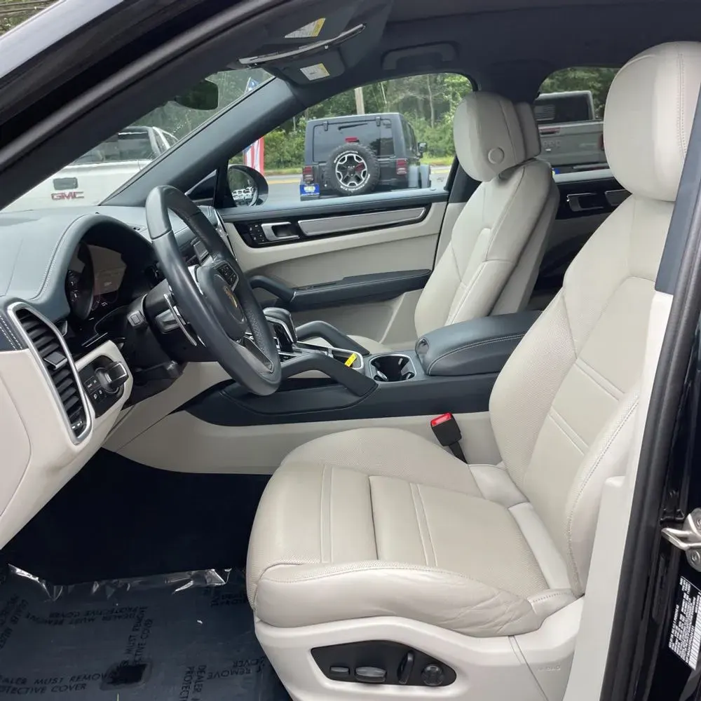 2023 Porsche Cayenne Platinum Edition