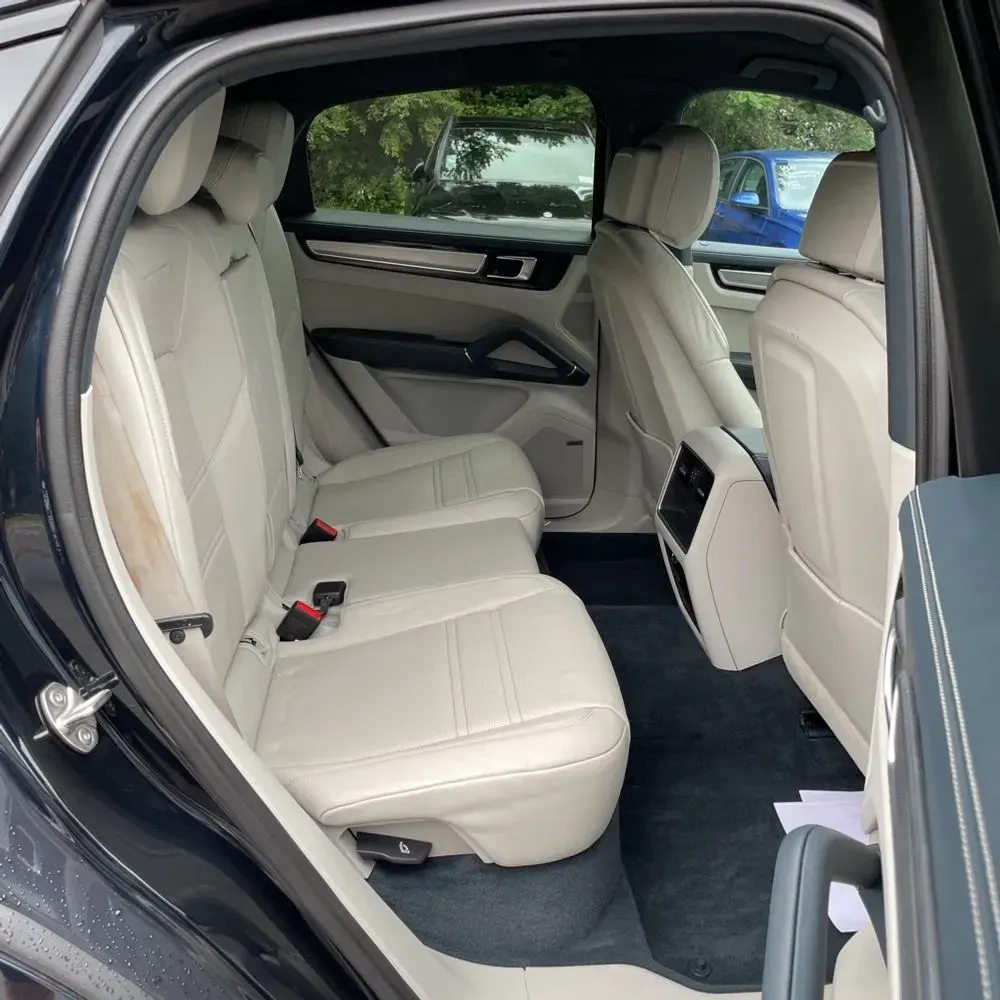 2023 Porsche Cayenne Platinum Edition