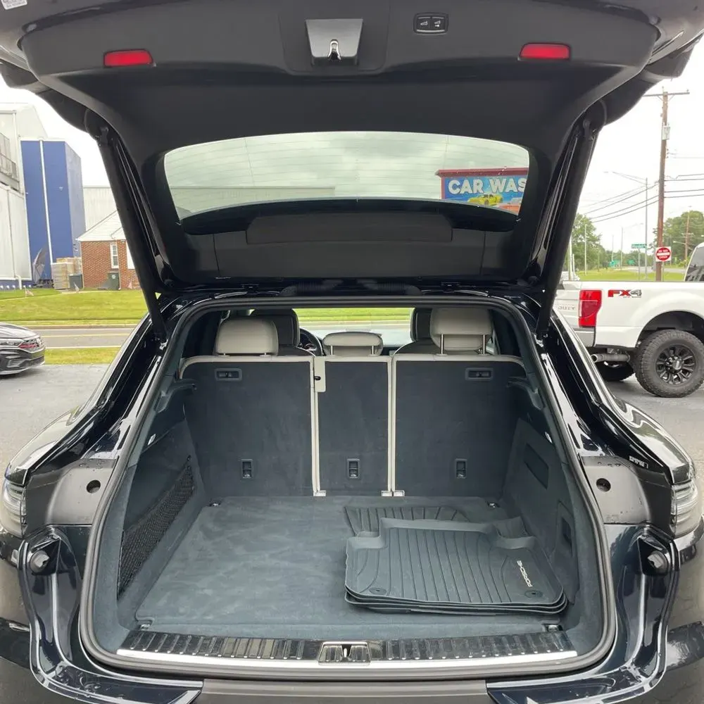 2023 Porsche Cayenne Platinum Edition