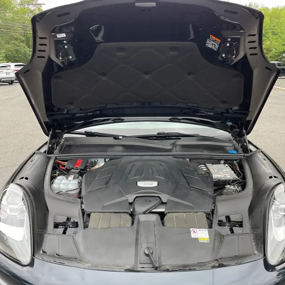2023 Porsche Cayenne Platinum Edition
