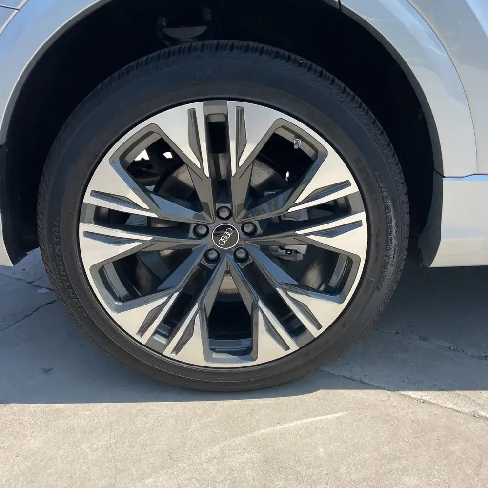 2025 Audi Q8 Premium 55