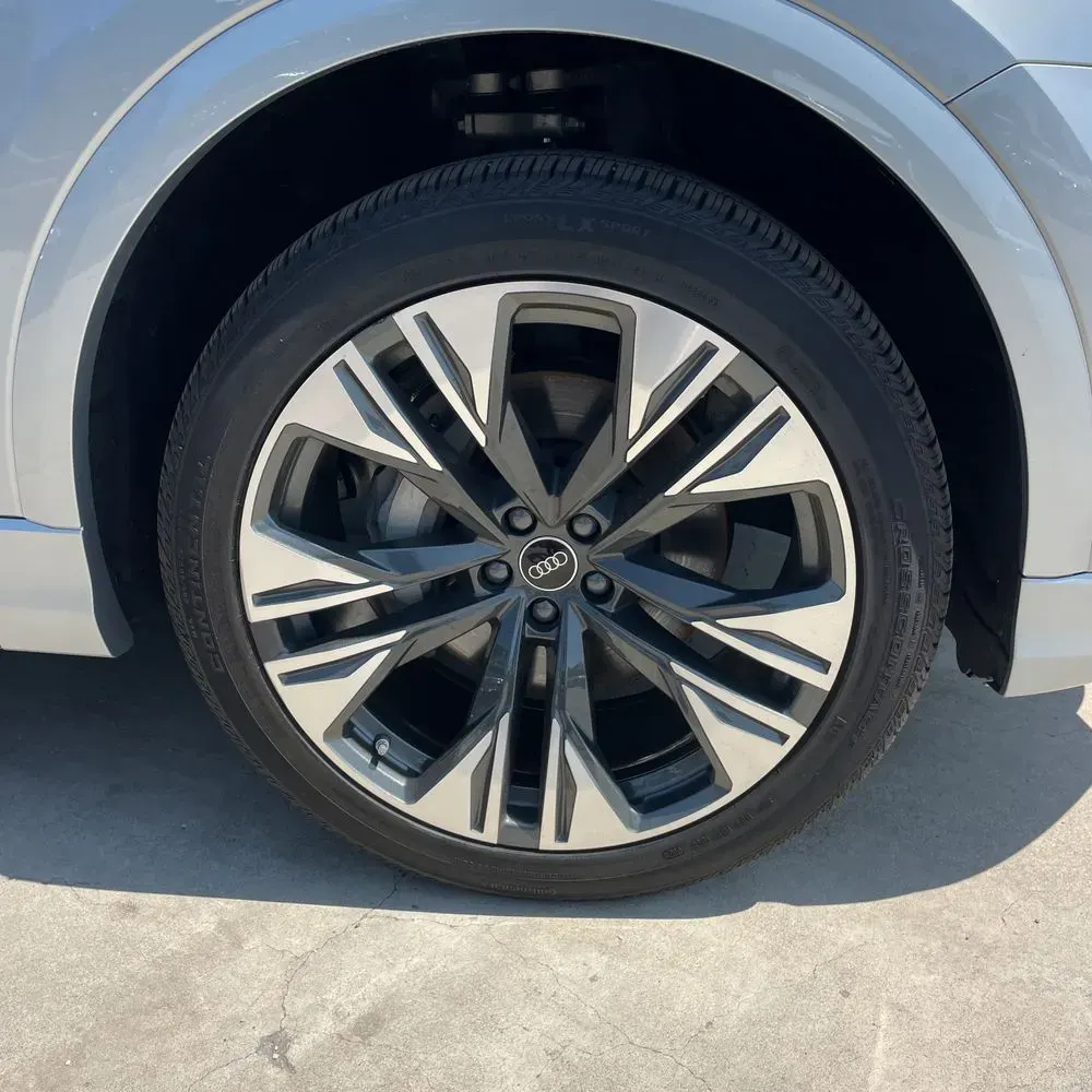 2025 Audi Q8 Premium 55