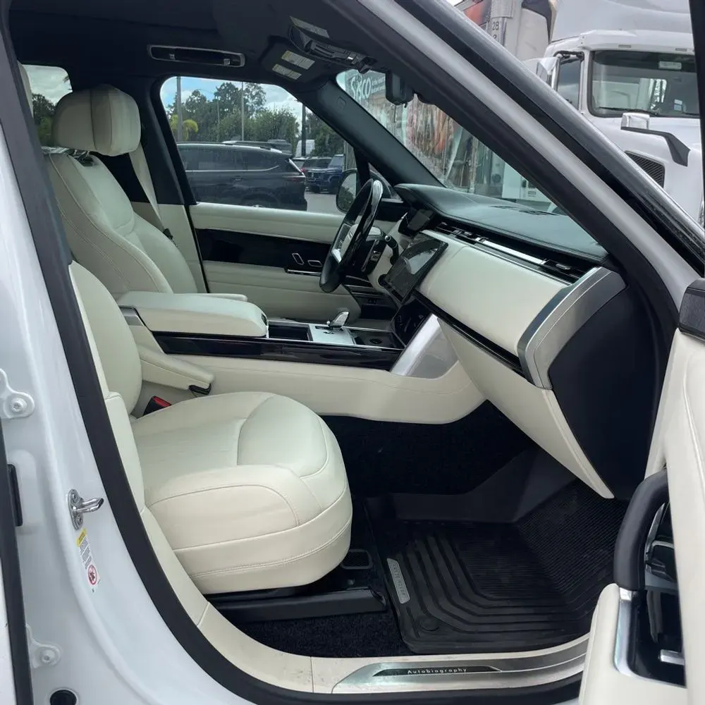 2025 Land Rover Range Rover Autobiography P530