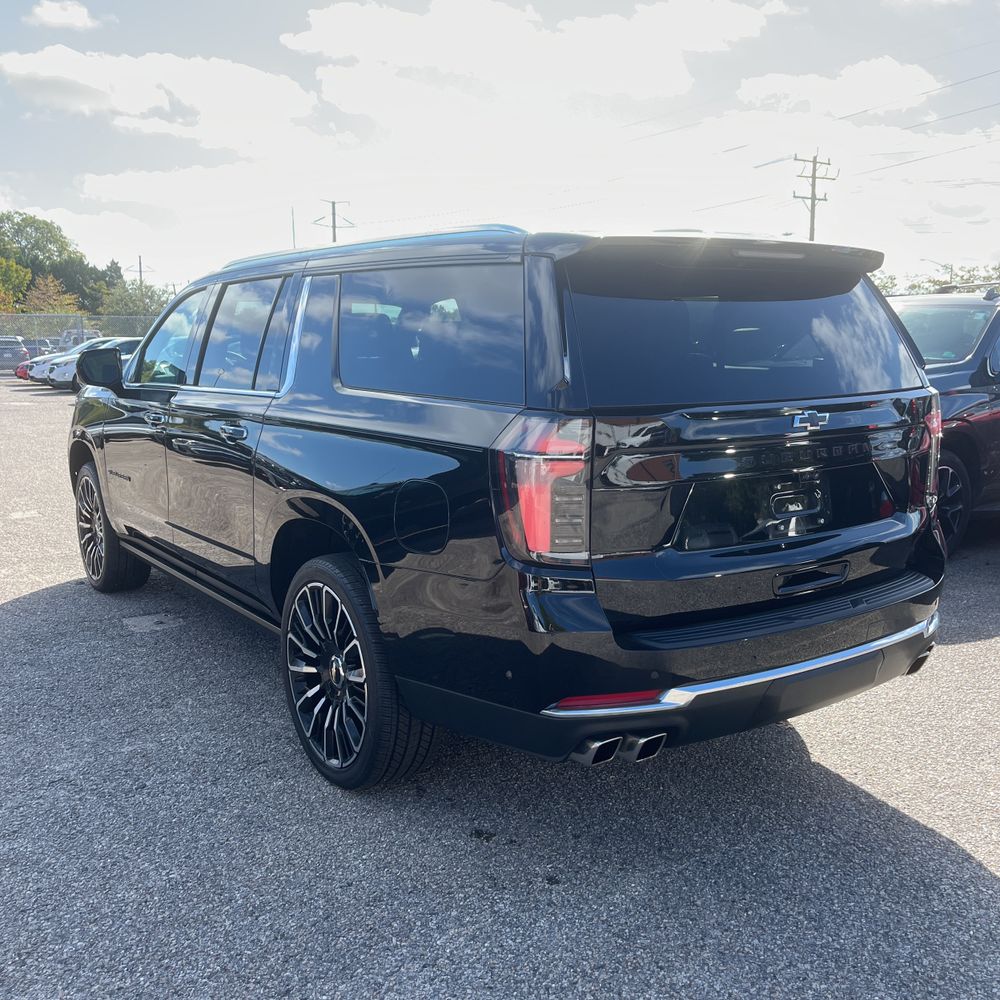 2025 Chevrolet Suburban High Country