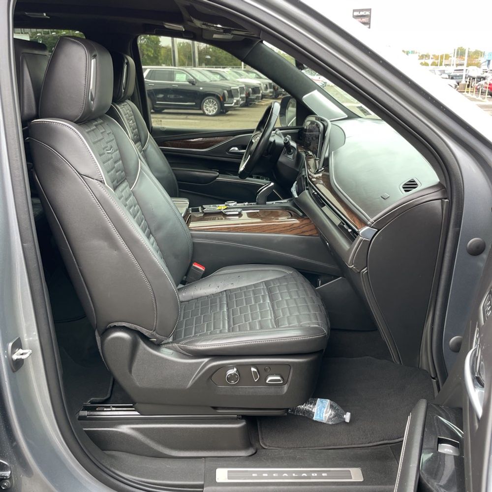 2022 Cadillac Escalade Sport Platinum