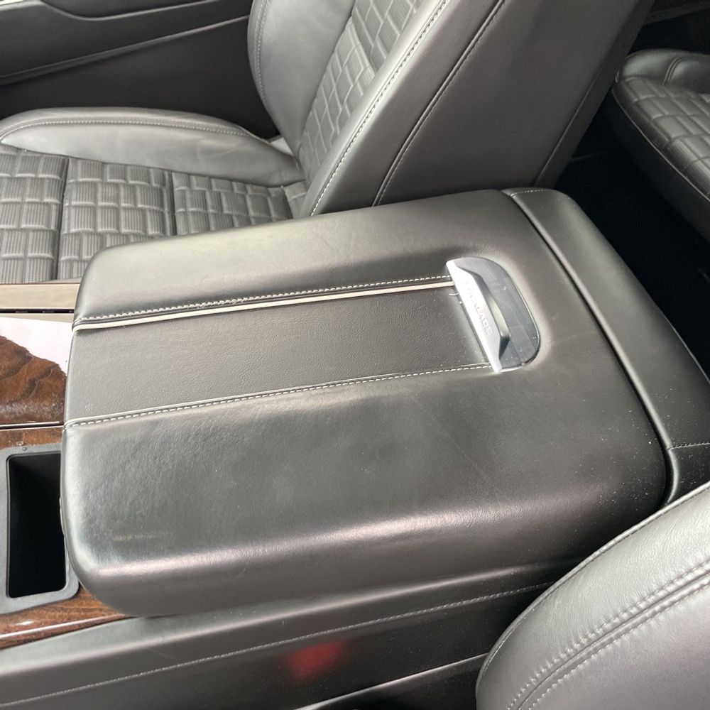 2022 Cadillac Escalade Sport Platinum