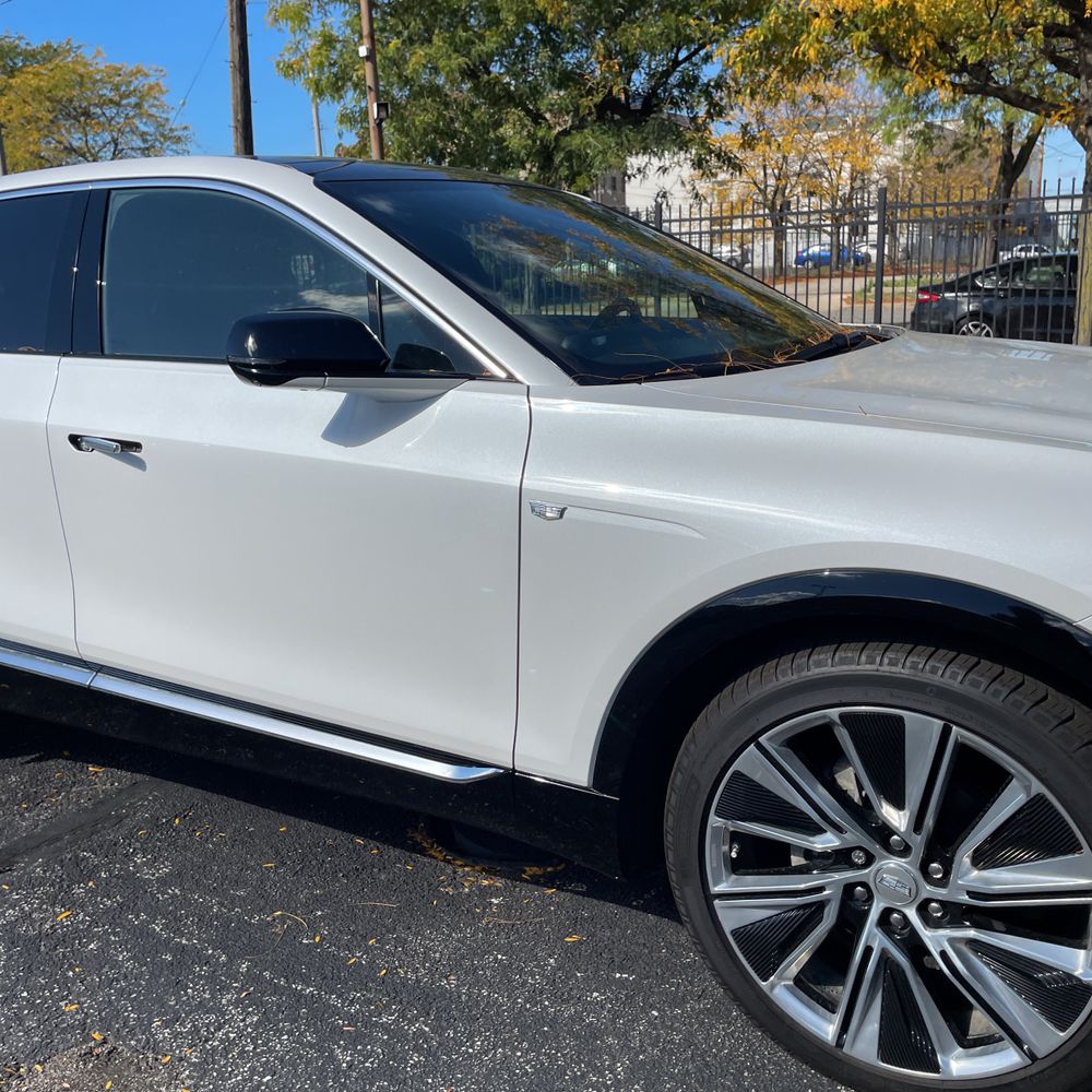 2024 Cadillac LYRIQ Luxury 3
