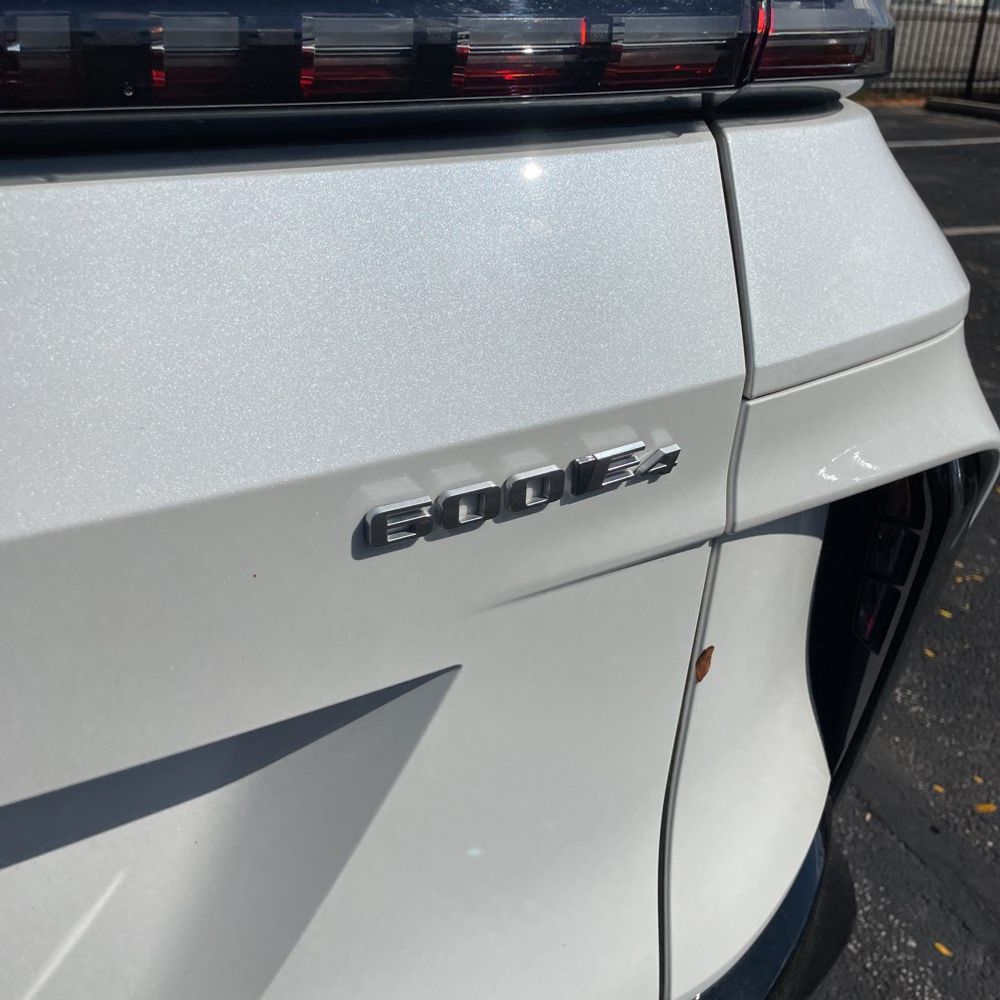 2024 Cadillac LYRIQ Luxury 3