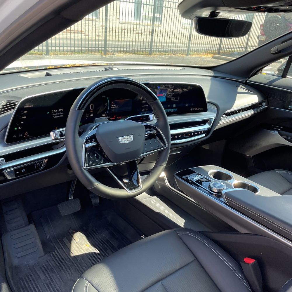 2024 Cadillac LYRIQ Luxury 3