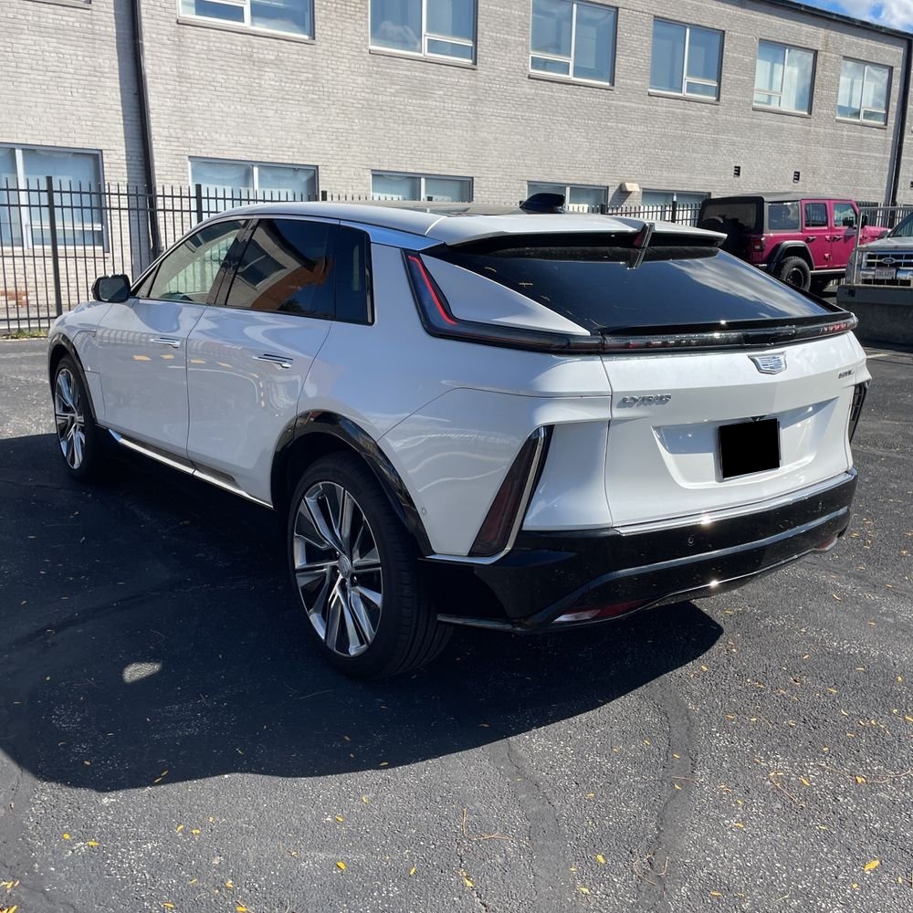 2024 Cadillac LYRIQ Luxury 3