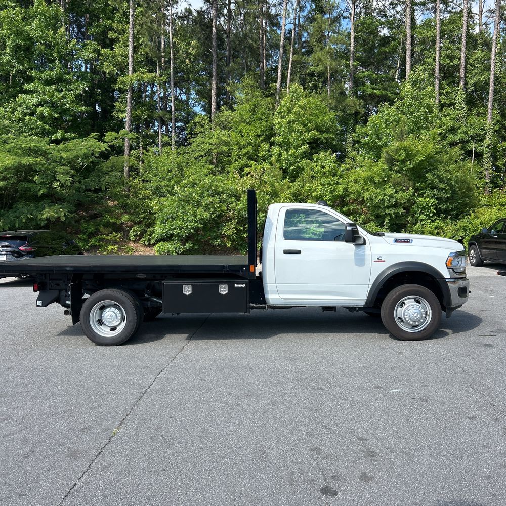 2024 Ram 5500 Chassis Tradesman/SLT