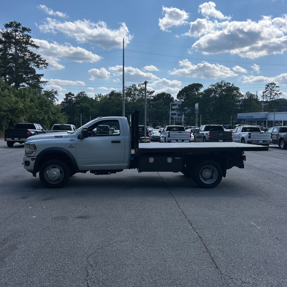 2024 Ram 5500 Chassis Tradesman/SLT