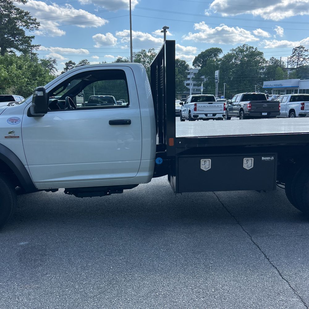 2024 Ram 5500 Chassis Tradesman/SLT