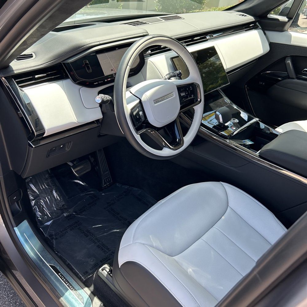 2025 Land Rover Range Rover Sport P550e Autobiography
