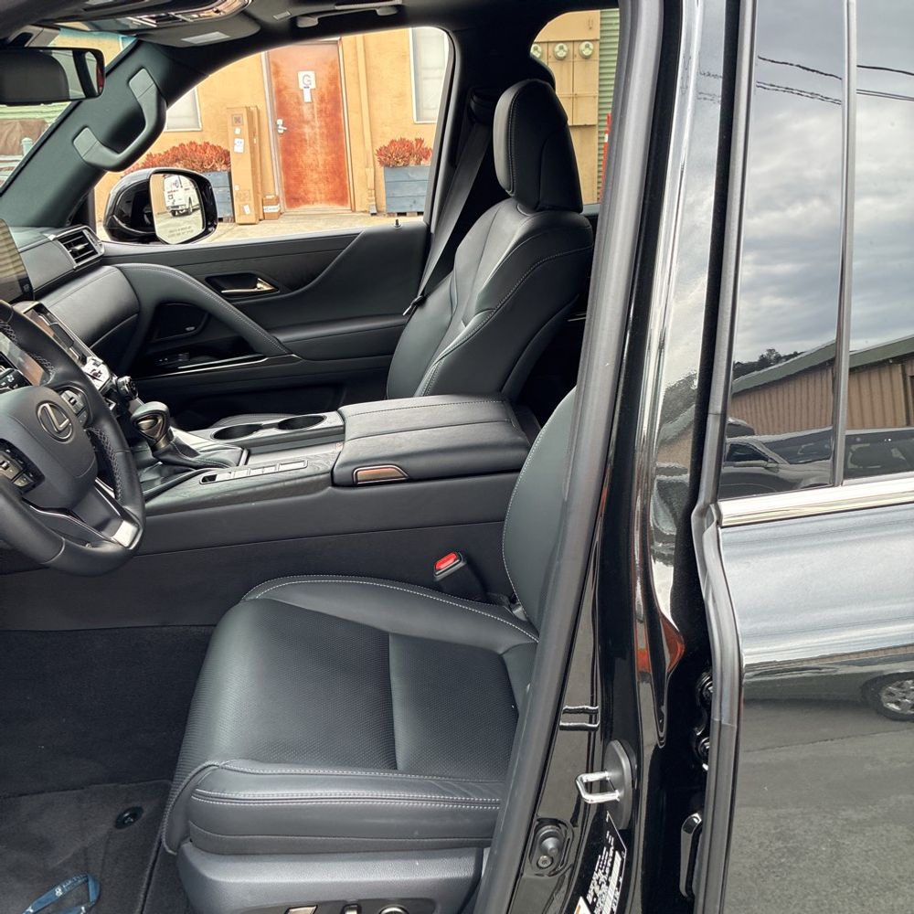 2024 Lexus LX 600 Premium