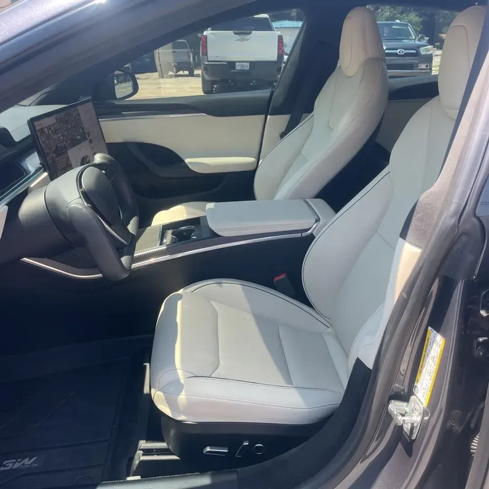 2022 Tesla Model S Plaid