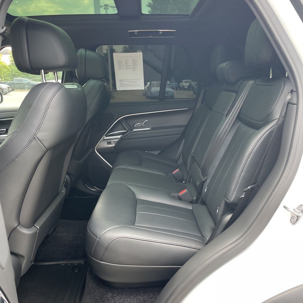 2025 Land Rover Range Rover P400 SE