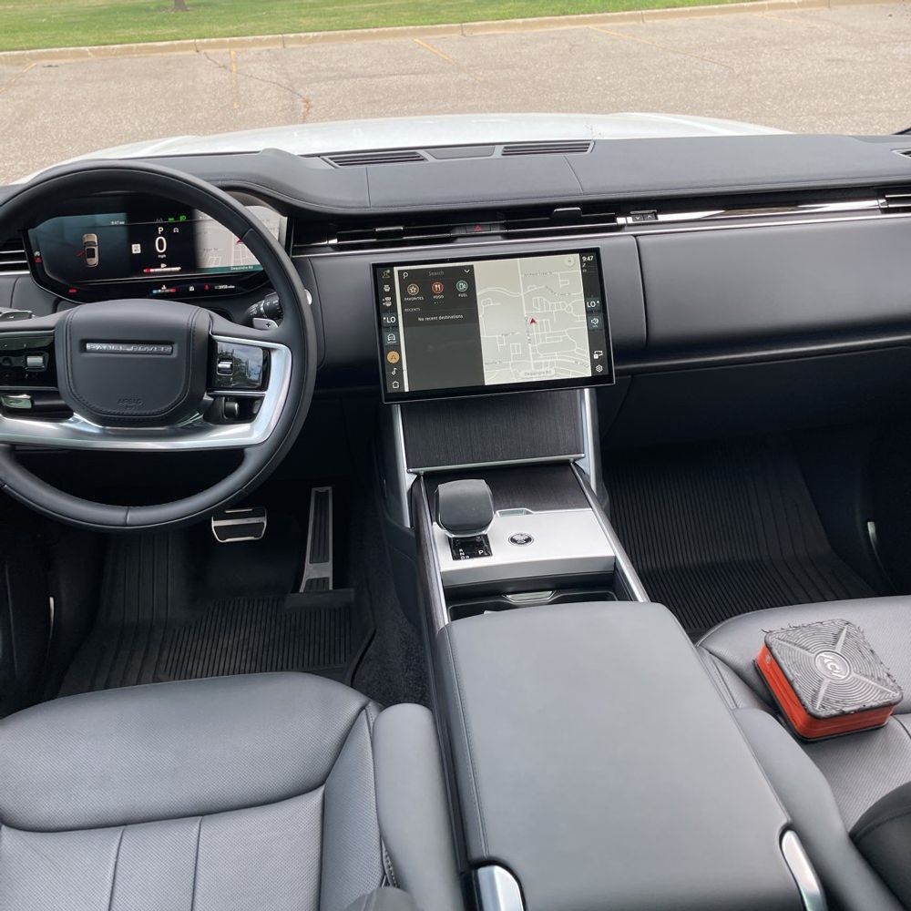 2025 Land Rover Range Rover P400 SE