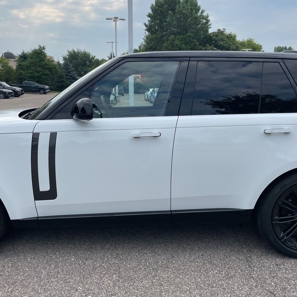 2025 Land Rover Range Rover P400 SE