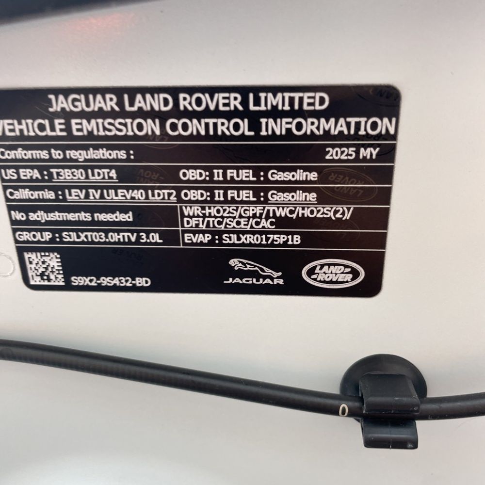 2025 Land Rover Range Rover P400 SE