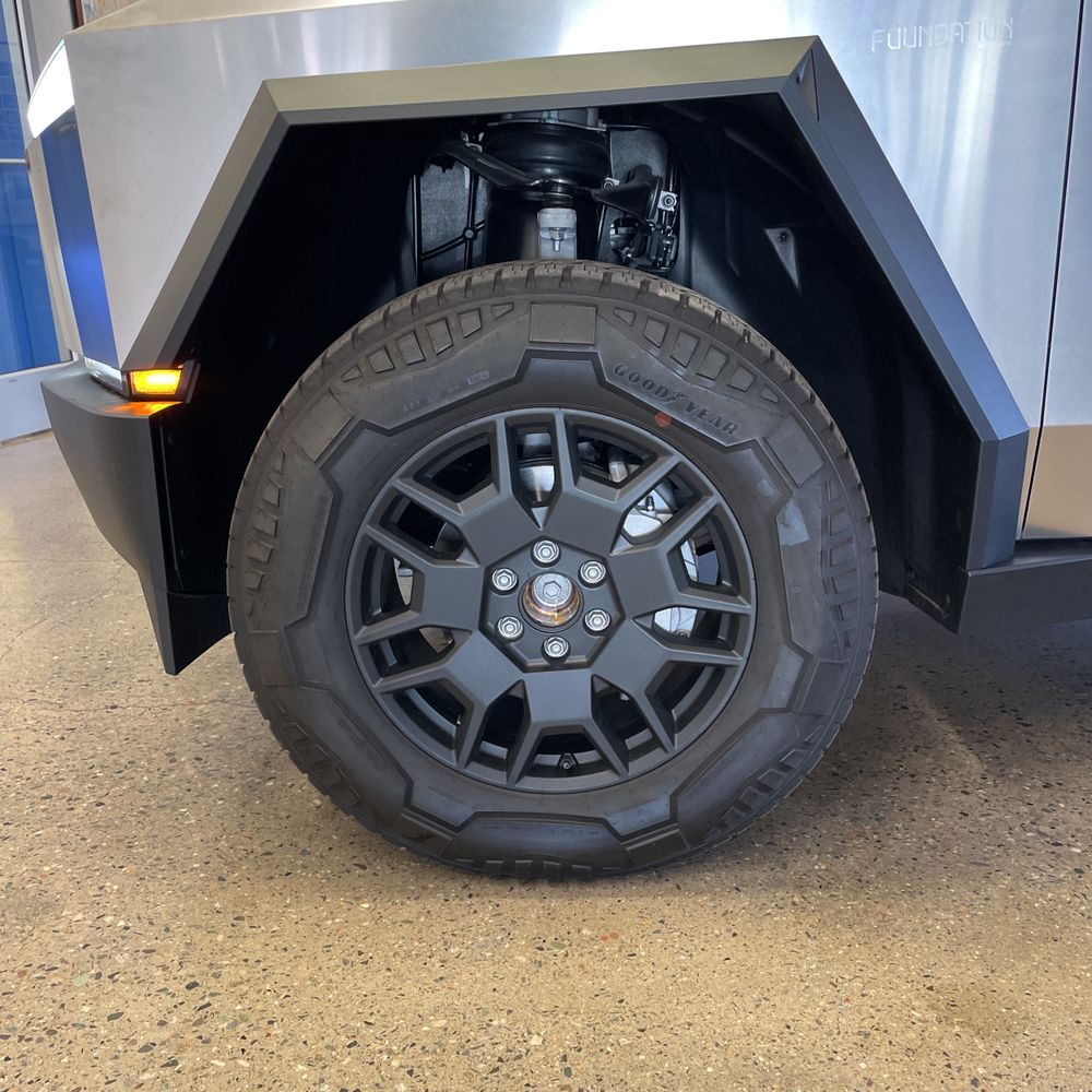 2024 Tesla Cybertruck Base