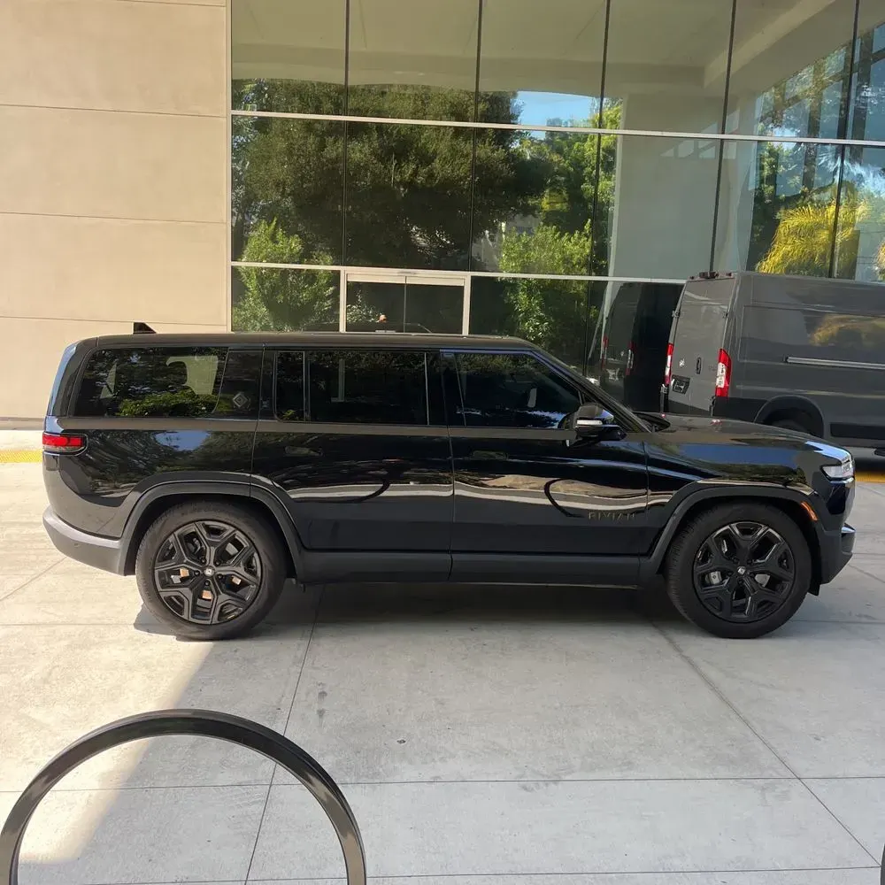 2024 Rivian R1S Adventure Dual-Motor