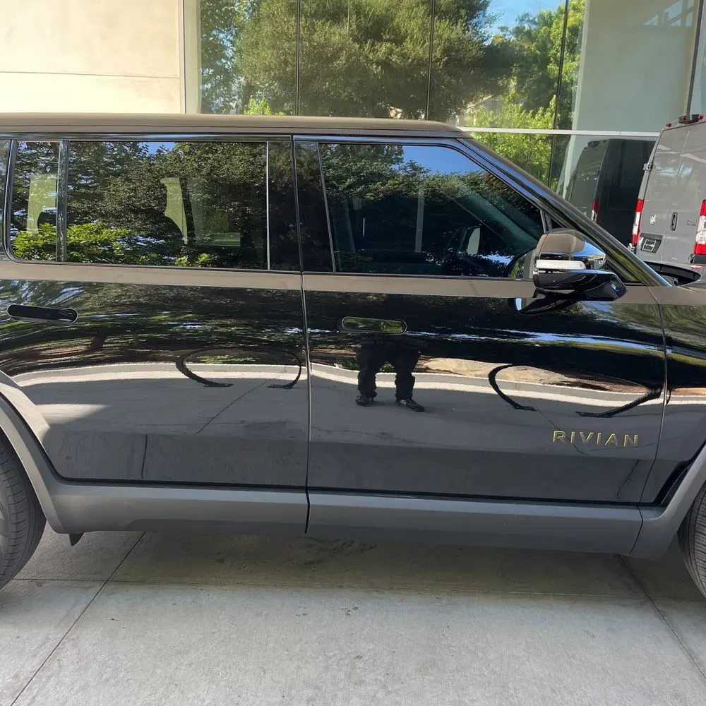 2024 Rivian R1S Adventure Dual-Motor