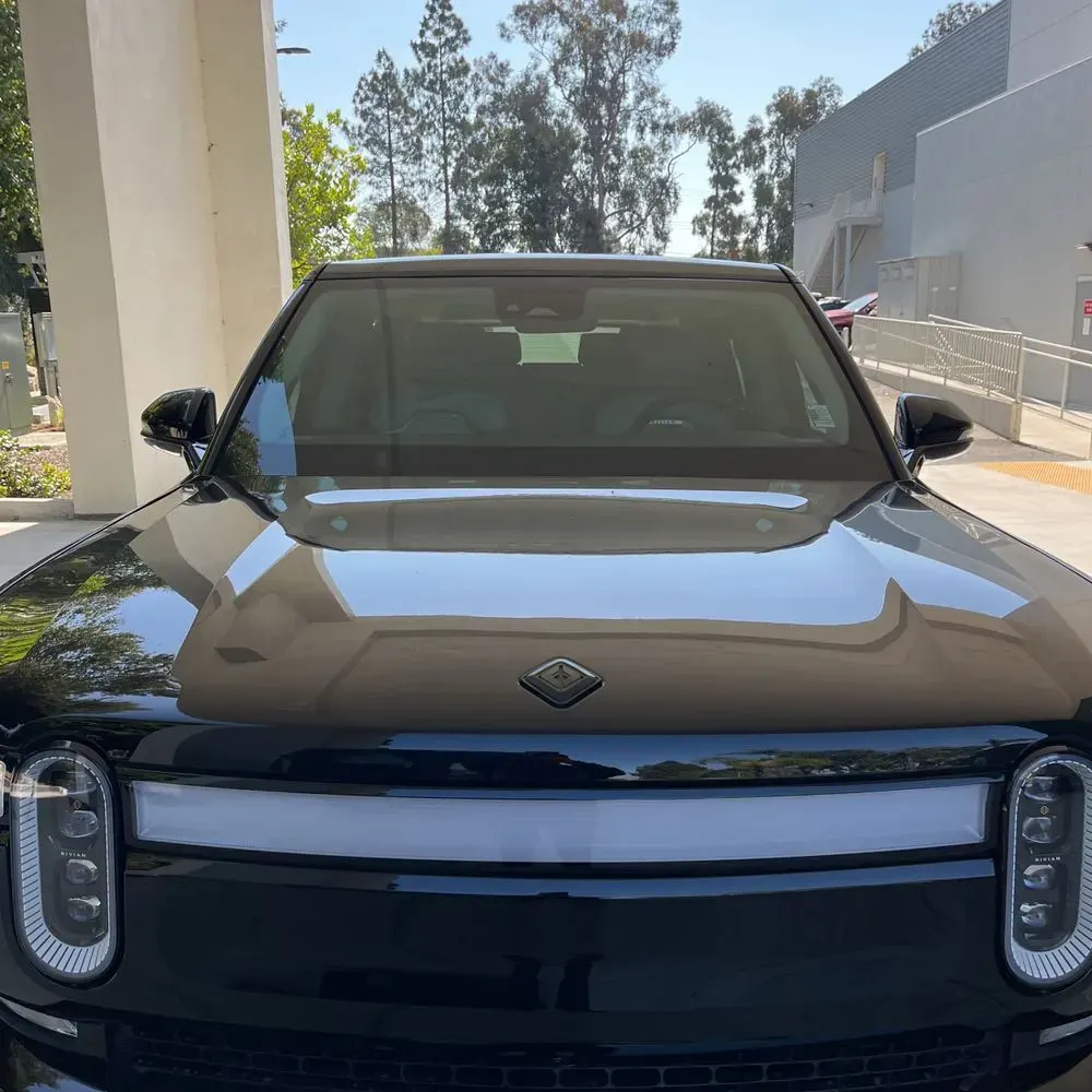 2024 Rivian R1S Adventure Dual-Motor