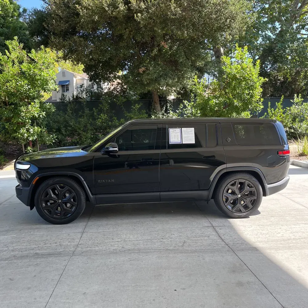 2024 Rivian R1S Adventure Dual-Motor