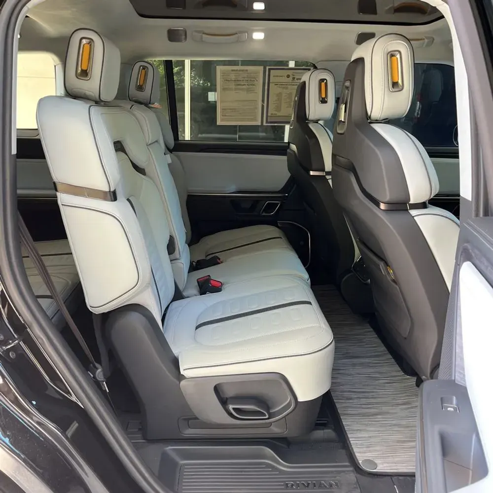 2024 Rivian R1S Adventure Dual-Motor