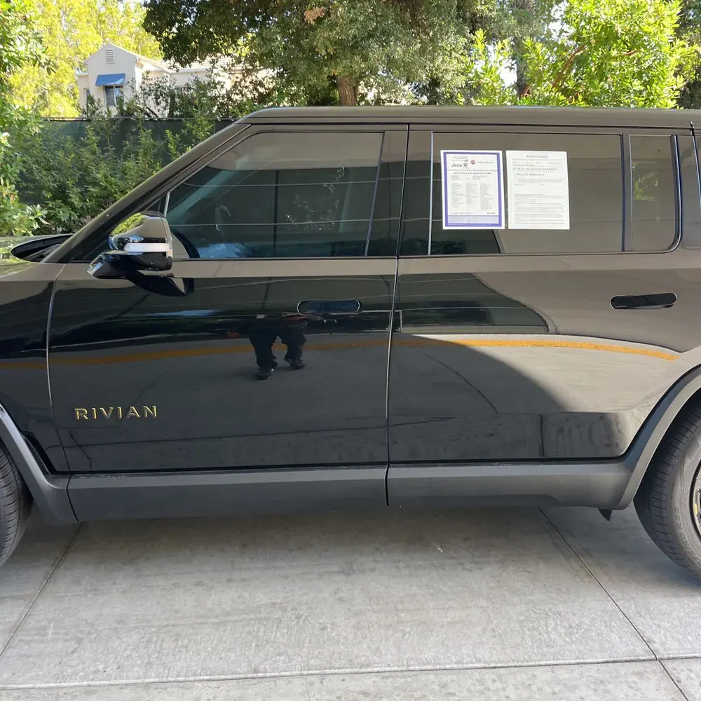 2024 Rivian R1S Adventure Dual-Motor
