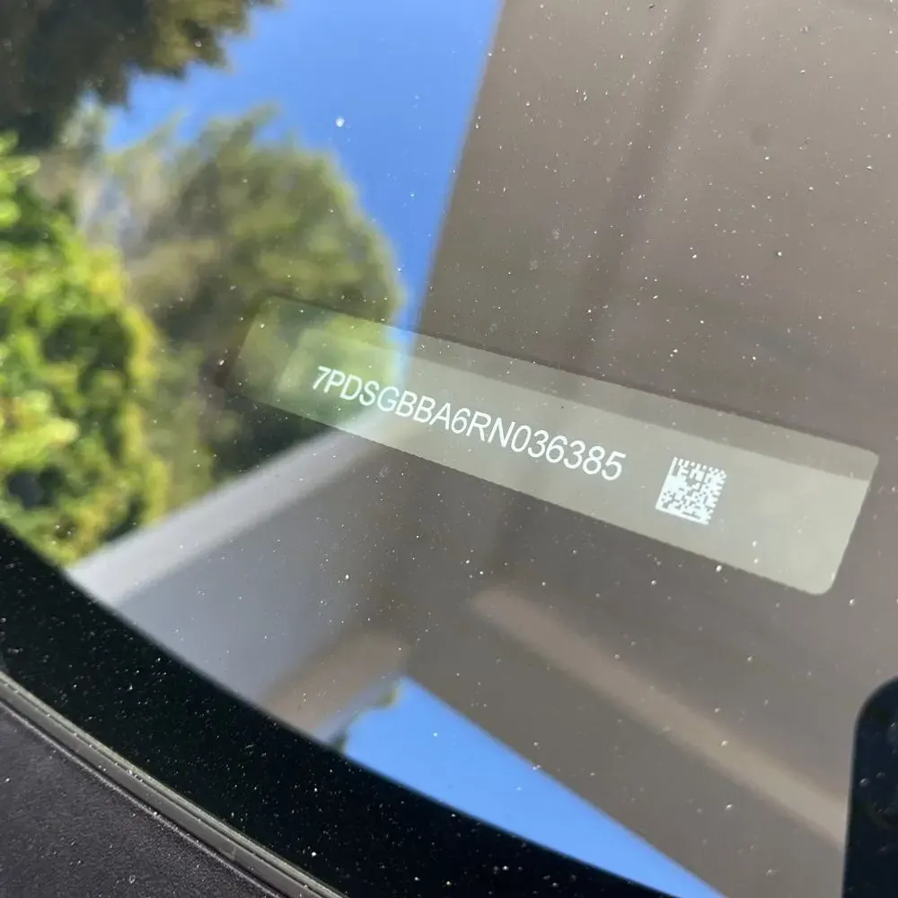 2024 Rivian R1S Adventure Dual-Motor