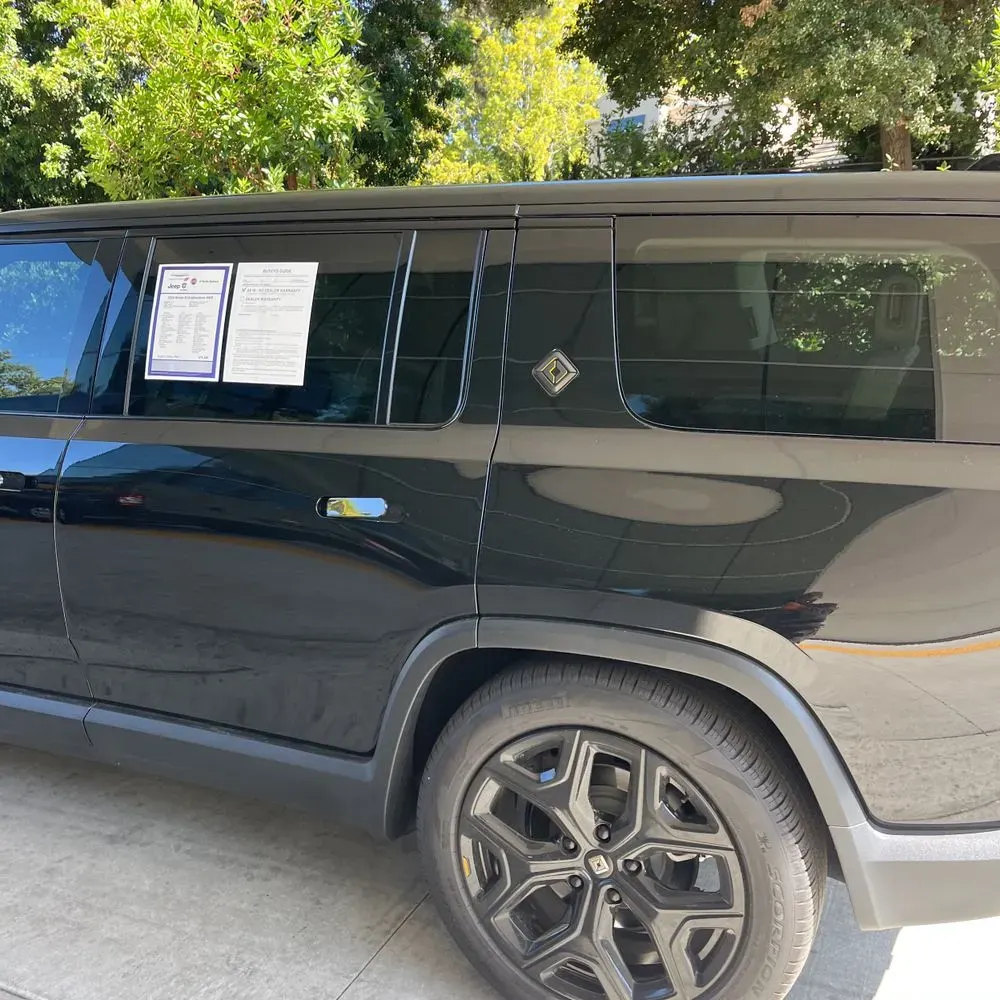 2024 Rivian R1S Adventure Dual-Motor