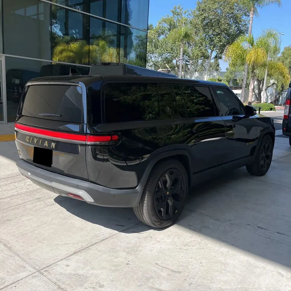 2024 Rivian R1S Adventure Dual-Motor