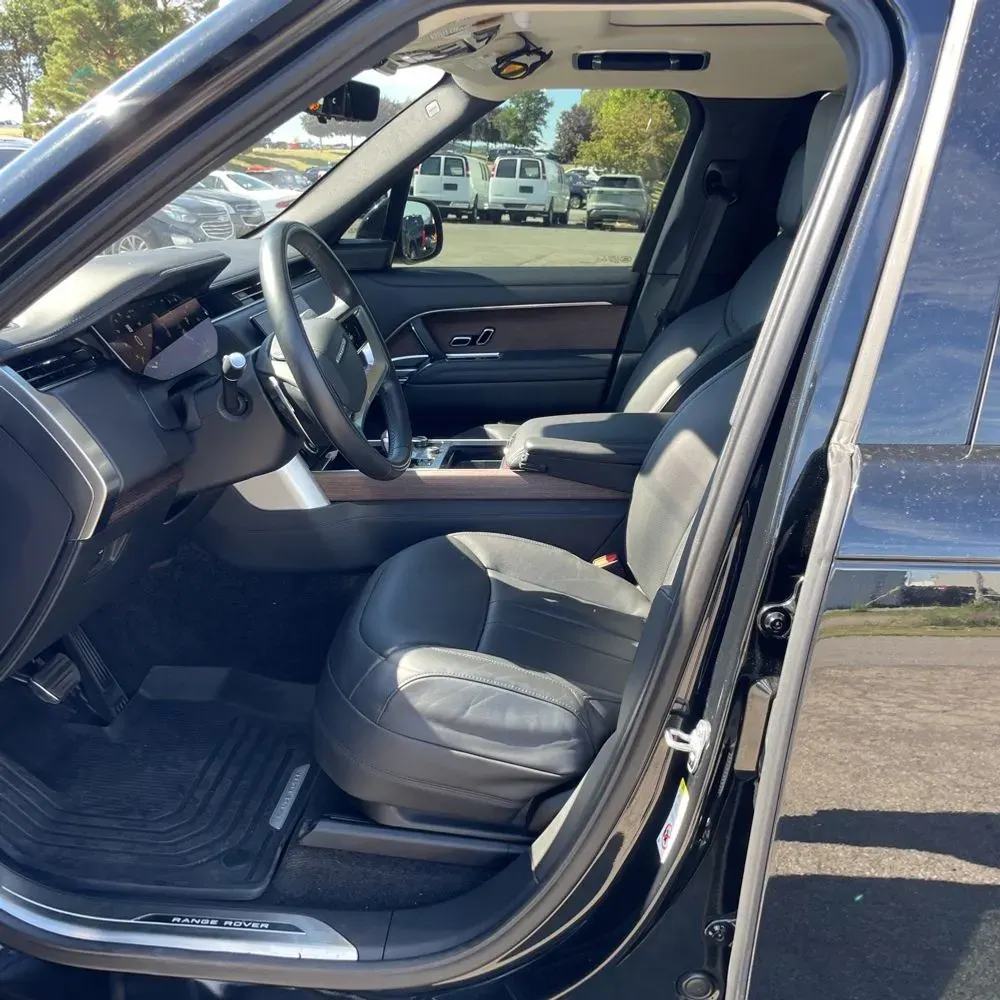 2023 Land Rover Range Rover P530 SE
