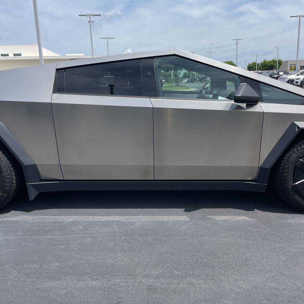 2024 Tesla Cybertruck Base