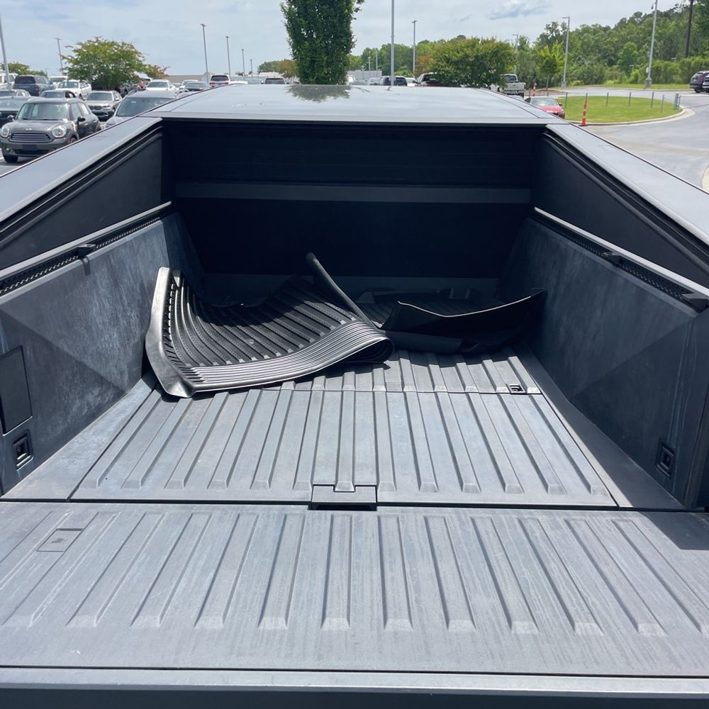 2024 Tesla Cybertruck Base