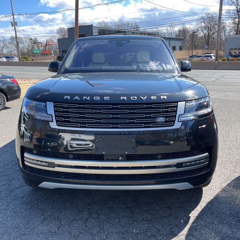 2023 Land Rover Range Rover P530 SE LWB