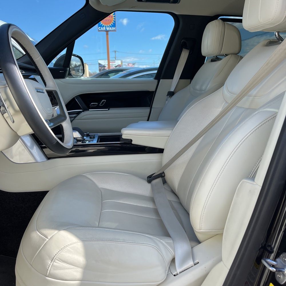 2023 Land Rover Range Rover P530 SE LWB