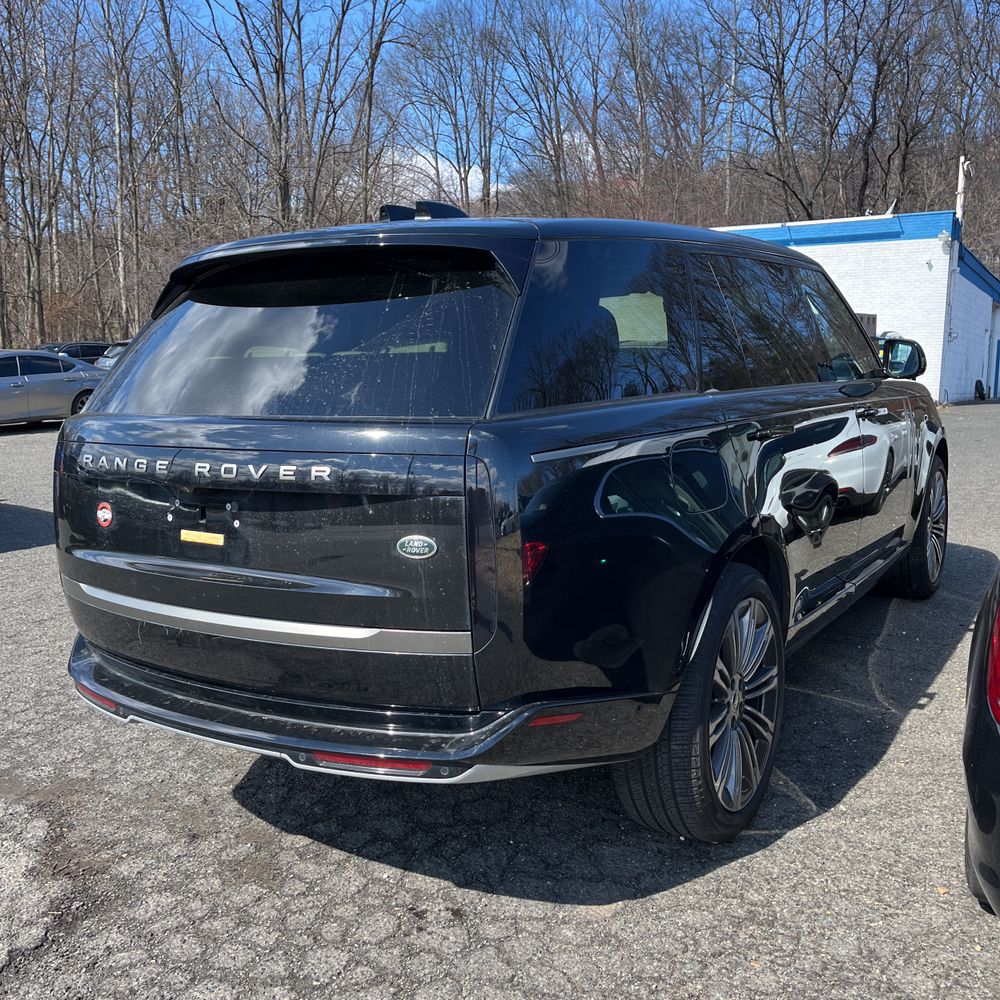 2023 Land Rover Range Rover P530 SE LWB