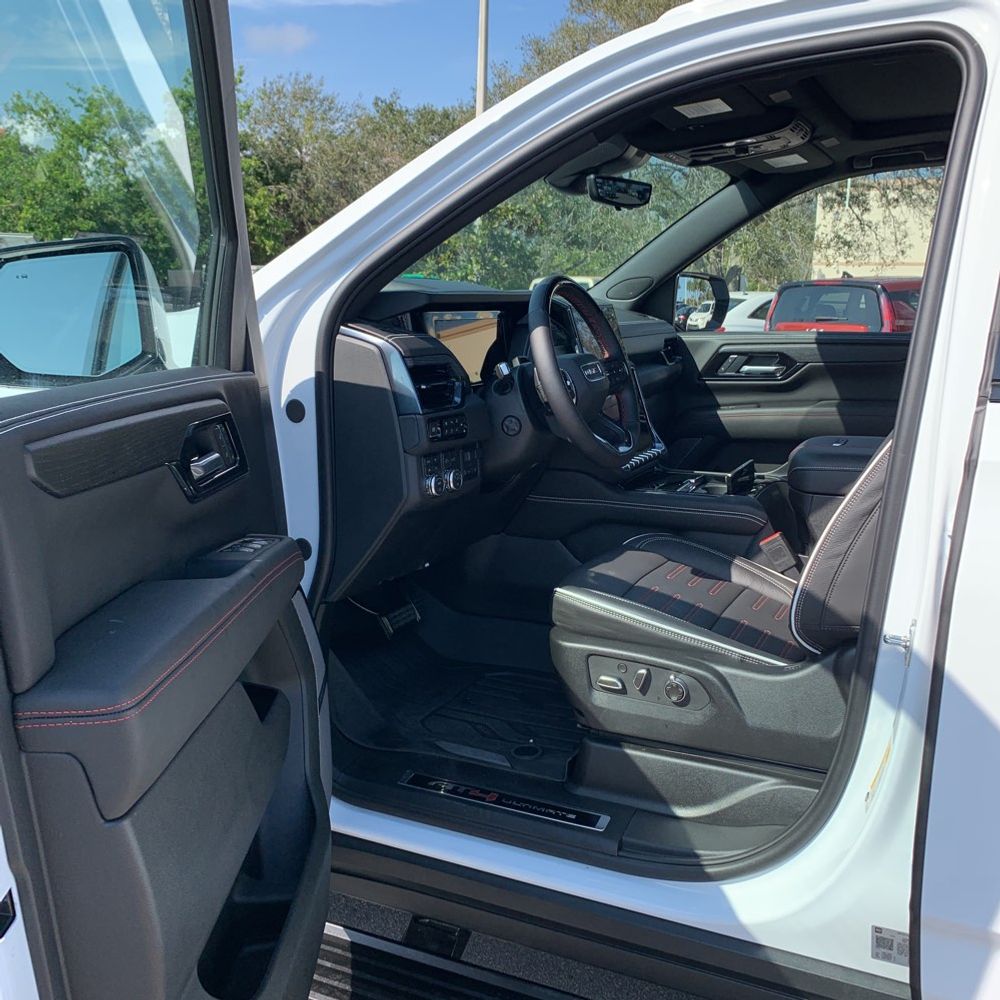 2025 GMC Yukon XL AT4 Ultimate