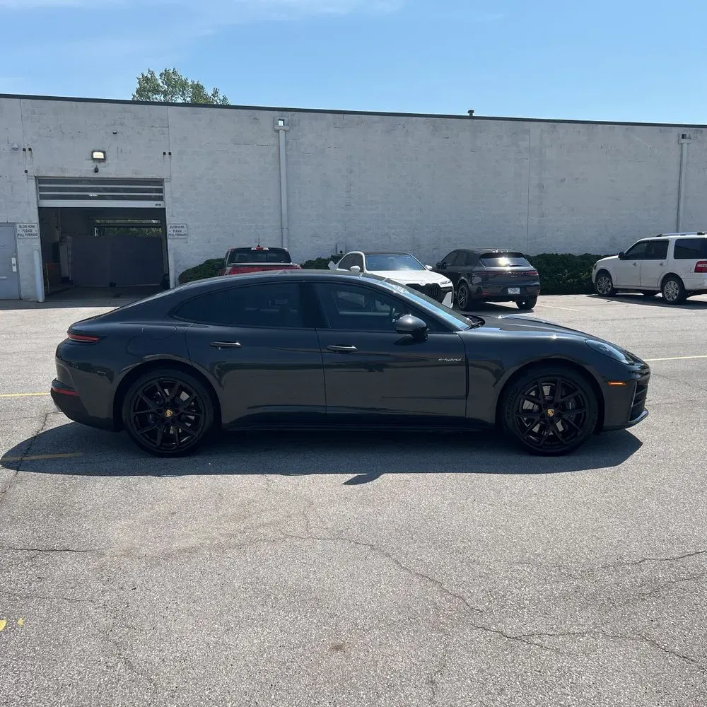2025 Porsche Panamera 4 E-Hybrid