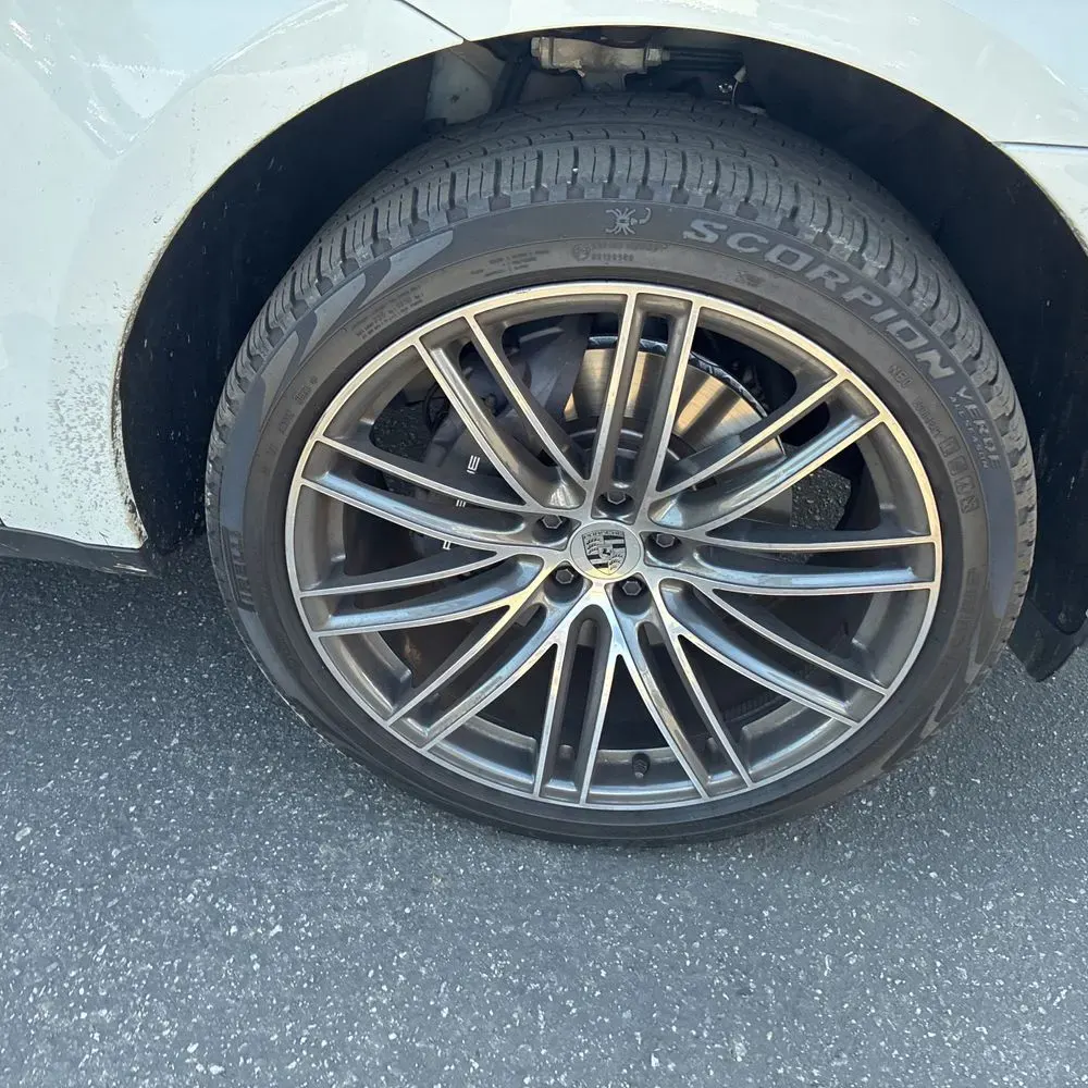 2024 Porsche Macan Base