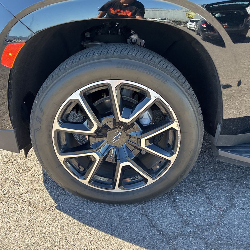 2024 Chevrolet Suburban RST