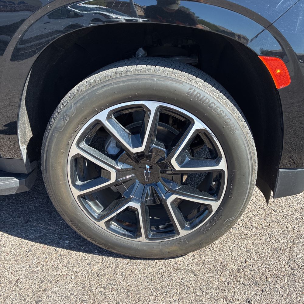 2024 Chevrolet Suburban RST