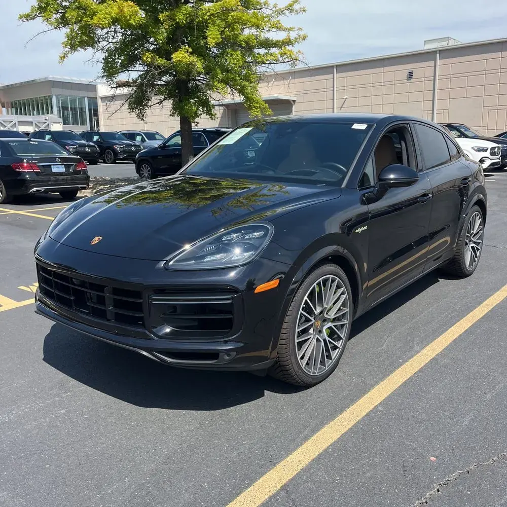 2022 Porsche Cayenne Turbo S E-Hybrid Coupe