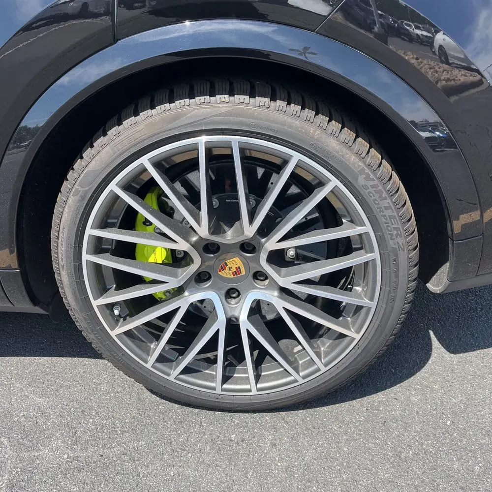 2022 Porsche Cayenne Turbo S E-Hybrid Coupe
